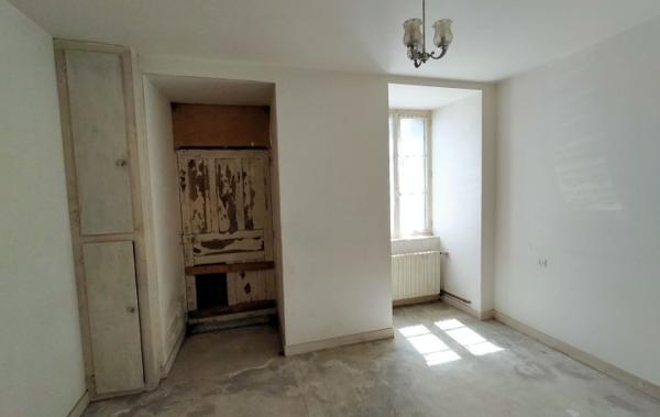 Vente Maison ref.7201 terrain 2.42 ha à rénover Villaines-la-juhel   