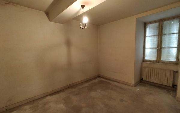 Vente Maison ref.7201 terrain 2.42 ha à rénover Villaines-la-juhel   