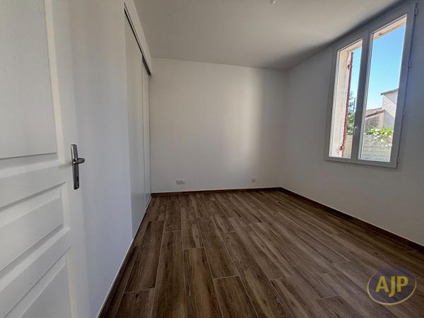 Appartement à louer Saint Denis De Pile : 3 pièces, 84m² avec 2 chambre(s) à 800€ - AJP Immobilier Saint Andre de Cubzac