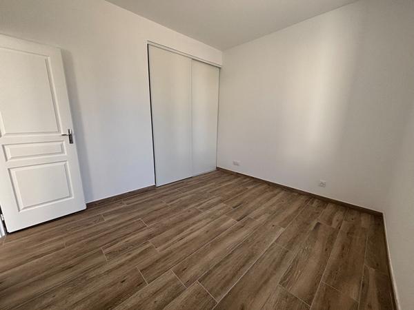 Appartement à louer Saint Denis De Pile : 3 pièces, 84m² avec 2 chambre(s) à 800€ - AJP Immobilier Saint Andre de Cubzac