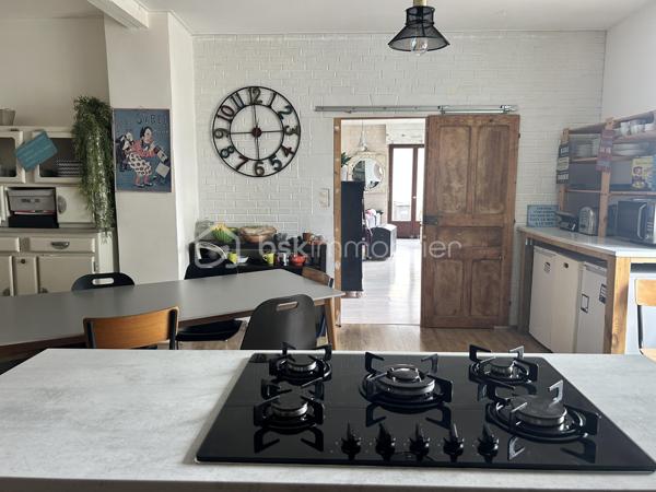 EN EXCLUSIVITÉ 
Charmante maison de bourg aux multiples possibilités — 20 min de Lamballe

Au cœur du bourg dynamique du Gouray (Le Mené), laissez-vous séduire par cette maison pleine de charme aux volumes généreux.

Que vous cherchiez votre cocon familial, un investissement locatif à fort rendement (possibilité d'aménagement en 3 appartements) ou un projet de chambres d'hôtes, ce bien offre un potentiel exceptionnel !

De beaux espaces de vie et de nuit: 
 Au rez-de-chaussée : Une entrée desservant une vaste cuisine conviviale, un grand salon chaleureux agrémenté d'un poêle à bois, une suite parentale avec baignoire, un WC indépendant et un espace buanderie-chaufferie-atelier.

 Au 1er étage : 3 chambres lumineuses, un espace WC (arrivées et évacuations déjà en place), une pièce modulable (idéale pour une 4ᵉ chambre ou une seconde salle de bains), ainsi qu'un dressing dédié et un espace Granier où une salle de sport a été aménagé.

 Au dernier étage : Un plateau brut de 80 m² (isolé au sol), prêt à être aménagé selon vos envies (suite XXL, salle de jeux, appartements supplémentaires...).

Les prestations et équipements:
 Confort énergétique : Chaudière à granulés, poêle à bois, ballon thermodynamique et isolation refaite.
 Extérieur & cadre : Jardin clos à l'abri des regards et belles ouvertures garantissant une grande luminosité naturelle.
 Côté pratique : Assainissement collectif conforme, fibre optique installée.

Une opportunité rare sur le secteur, combinant charme de l'ancien, confort moderne et fort potentiel d'évolution.
Quelque travaux de rafraichissement pour embellir cette jolie maison son à prévoir.

Appelez moi dès à présent pour une visite.