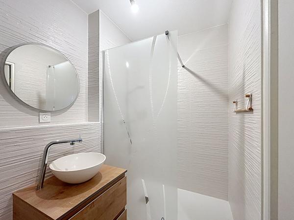 Appartement MEUBLE libre début septembre Angers 2 pièce(s) 45.57 m2