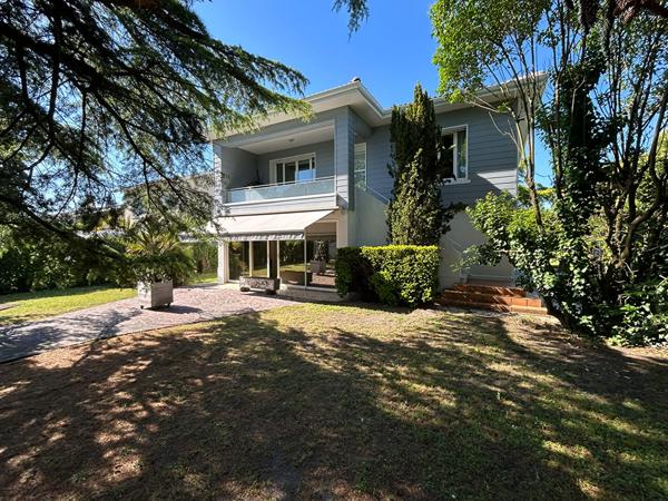 Maison Eysines 9 pièce(s) 149.52 m2