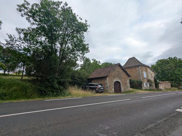 Maison proche de Figeac avec dépendances sur grand terrain Figeac