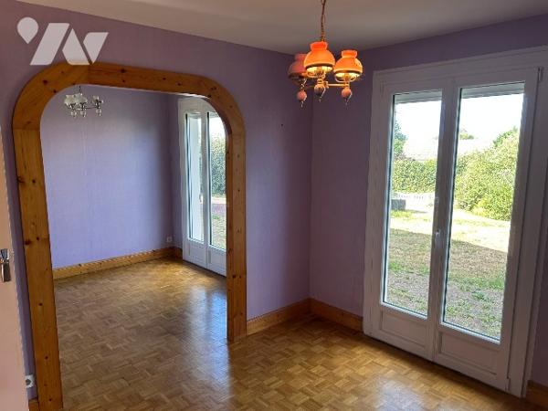 Maison sur sous-sol à Querqueville, quartier calme, belle superficie habitable et grand jardin