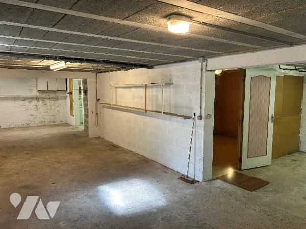 Maison sur sous-sol à Querqueville, quartier calme, belle superficie habitable et grand jardin