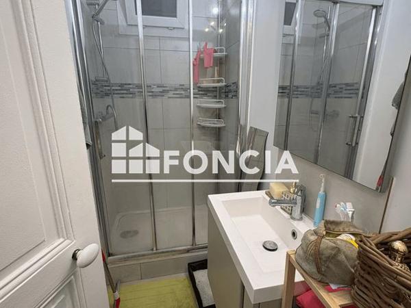 Location Appartement 2 pièces 33 m² - 7 VILLA JUGE Paris 75015