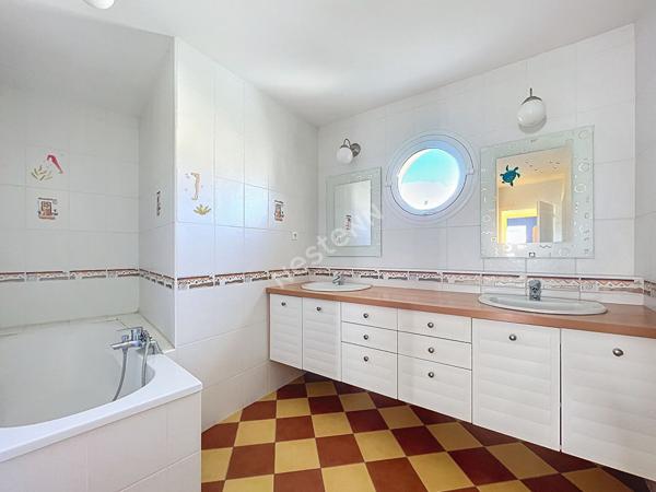 Maison 10 pièce(s) 266 m2 + logement indépendant de 33m²