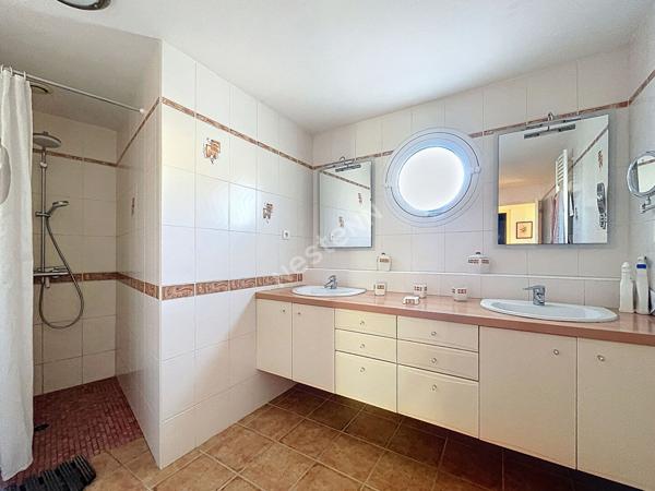 Maison 10 pièce(s) 266 m2 + logement indépendant de 33m²