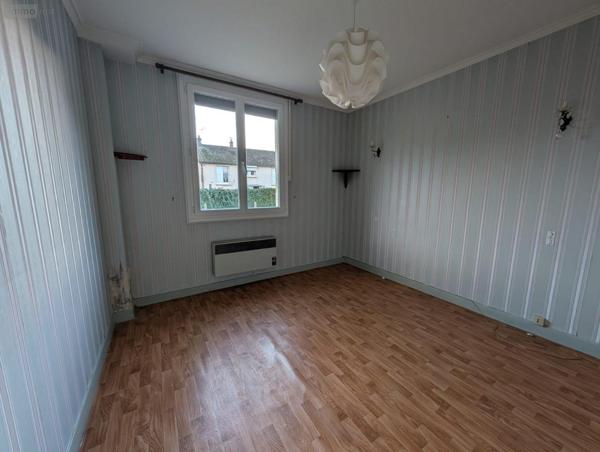 Maison individuelle à vendre à Le Lude dans la Sarthe (72800), ref : 13861/1653