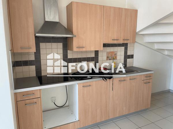 Location Appartement 3 pièces 64.1 m² - 24 PLACE DE LA CATHEDRALE Lombez 32220
