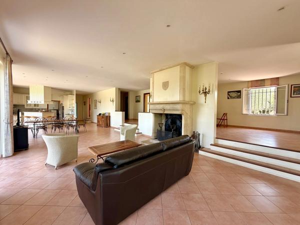 Propriété d’exception – Villa principale + 2 Villas secondaires – Piscine – Double Garage - 83300 Draguignan - Réf 87183292