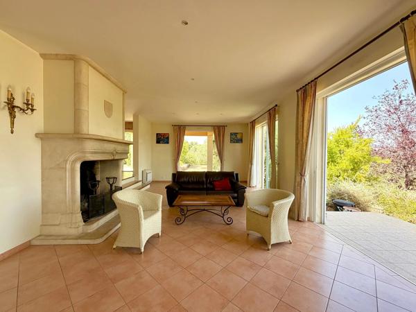 Propriété d’exception – Villa principale + 2 Villas secondaires – Piscine – Double Garage - 83300 Draguignan - Réf 87183292