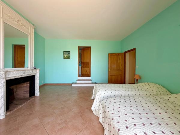 Propriété d’exception – Villa principale + 2 Villas secondaires – Piscine – Double Garage - 83300 Draguignan - Réf 87183292