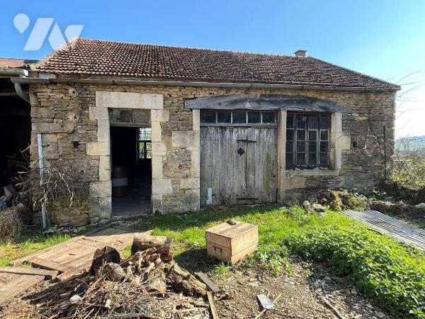 A VENDRE à THORY (89200), à quelques kilomètres d'AVALLON : 
Une maison d'habitation comprenan...