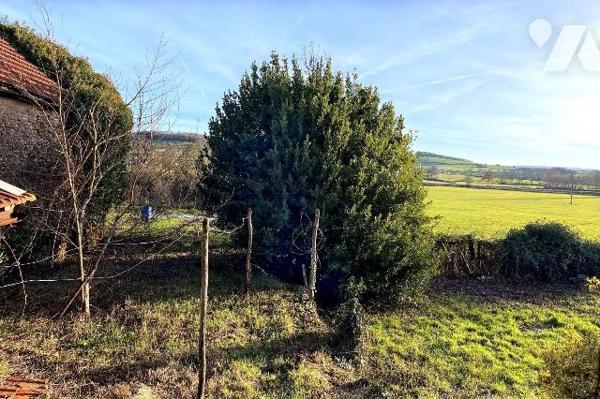 A VENDRE à THORY (89200), à quelques kilomètres d'AVALLON : 
Une maison d'habitation comprenan...
