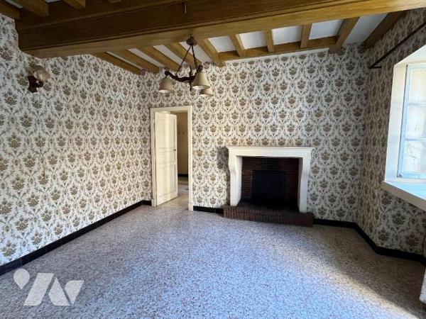 A VENDRE à THORY (89200), à quelques kilomètres d'AVALLON : 
Une maison d'habitation comprenan...