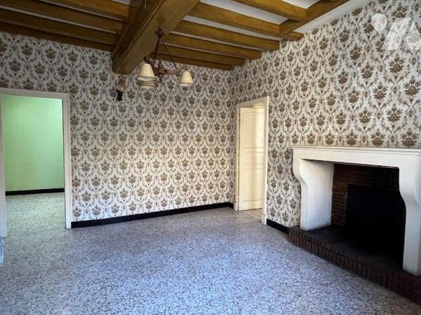 A VENDRE à THORY (89200), à quelques kilomètres d'AVALLON : 
Une maison d'habitation comprenan...