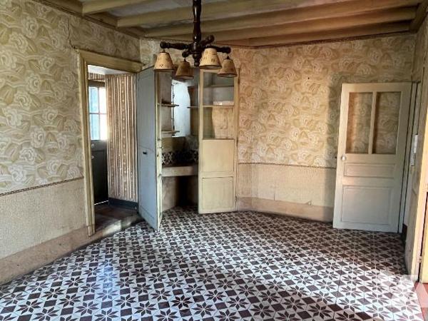 A VENDRE à THORY (89200), à quelques kilomètres d'AVALLON : 
Une maison d'habitation comprenan...