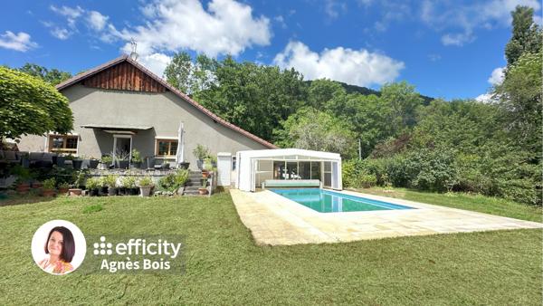 Maison
         7 pièces
        - 297 m² Bien prestige 755 000 € *