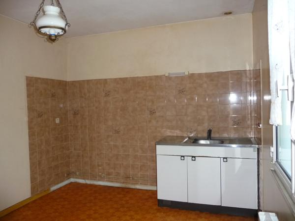 SAVIGNEUX proche de tout à pied maison sur 500 m² de terrain Savigneux (42600)