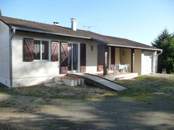 SAVIGNEUX proche de tout à pied maison sur 500 m² de terrain Savigneux (42600)
