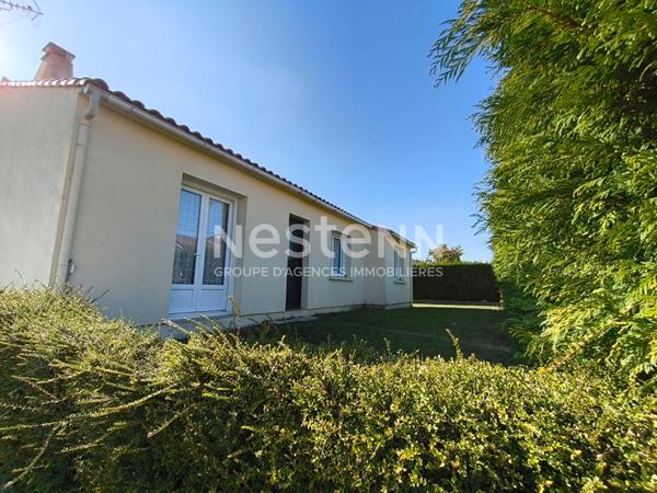 A vendre - Maison de plain-pied avec sous-sol complet et jardin - Coron - D5952