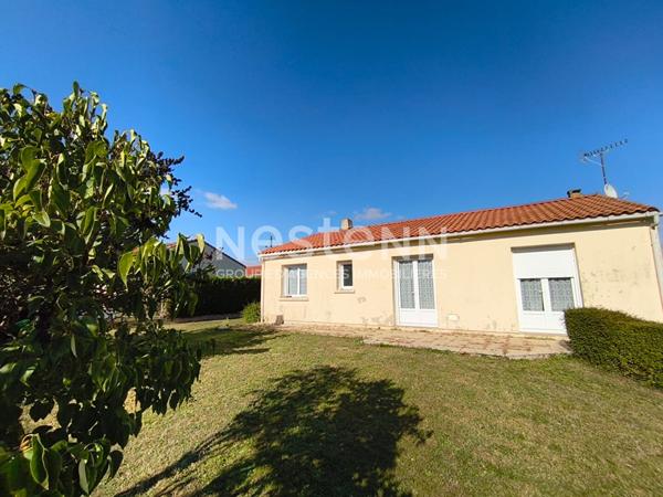 A vendre - Maison de plain-pied avec sous-sol complet et jardin - Coron - D5952