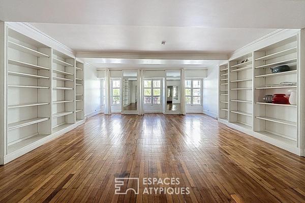 Appartement de caractère avec grand séjour au coeur du Triangle d’Or