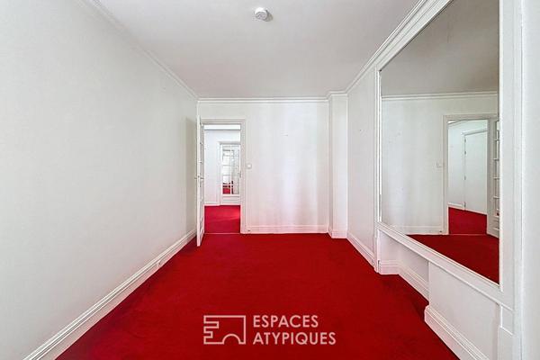 Appartement de caractère avec grand séjour au coeur du Triangle d’Or