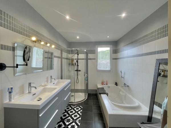 Villa contemporaine à vendre AIX EN PROVENCE (13)