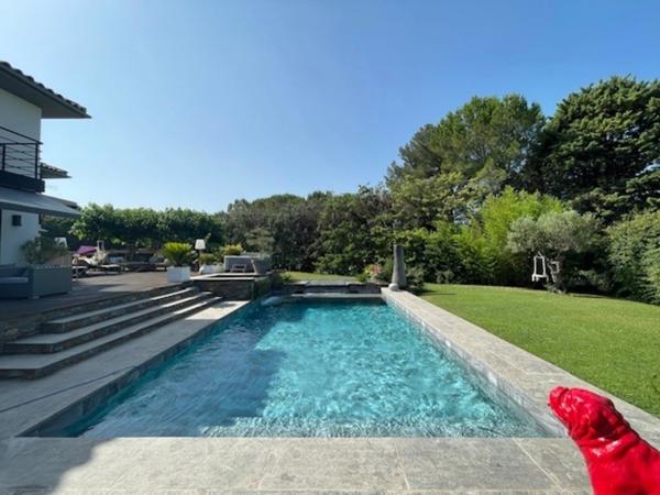 Villa contemporaine à vendre AIX EN PROVENCE (13)