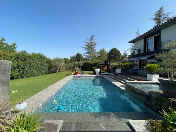 Villa contemporaine à vendre AIX EN PROVENCE (13)