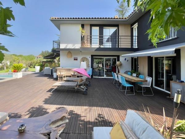 Villa contemporaine à vendre AIX EN PROVENCE (13)