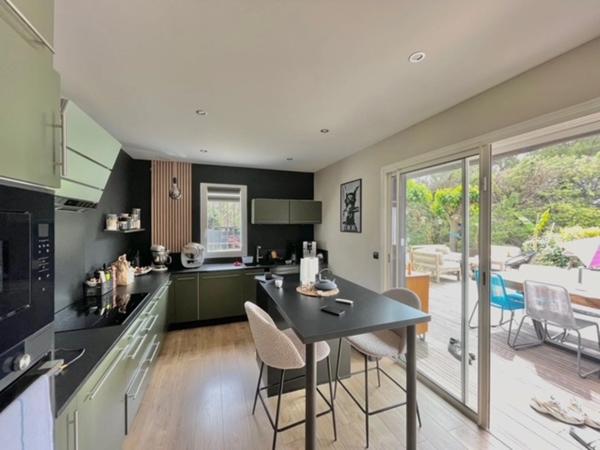 Villa contemporaine à vendre AIX EN PROVENCE (13)