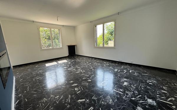 Maison à vendre    5 pièces •  Trappes