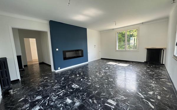 Maison à vendre    5 pièces •  Trappes