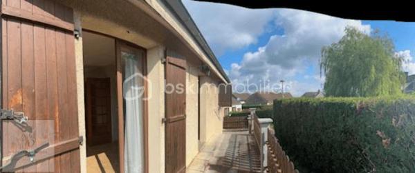 Située dans un quartier résidentiel calme et agréable, cette maison pleine de charme offre un beau potentiel
Elle se compose comme suit:
Deux chambres situées en rez-de-chaussée surélevé, permettant une vie pratique et fonctionnelle au quotidien:
Grande entrée, deux chambres.
Salle d'eau récente, WC, Cuisine ouverte sur la pièce de vie avec chauffage bois (cheminée) accès terrasse.
Sous-sol complet, réserve, une chambre, salle de sport ou stockage , garage avec bucher, laverie. Chauffage électrique dans les chambres 
Une rénovation qui laisse libre cours à vos envies d’aménagement et de décoration.
Vous serez séduits par son ambiance cocooning ainsi que par son joli jardin intime et verdoyant, idéal pour profiter des beaux jours en toute sérénité. 
Les devis pour l’audit énergétique ont déjà été réalisés afin que je puisse vous conseiller et vous accompagner. MAPRIMERénov 2026 peut faire la différence pour rénover cette jolie maison. 
Vous serez séduits par son ambiance cocooning ainsi que par son joli jardin intime et verdoyant, idéal pour profiter des beaux jours en toute sérénité.

Info sur la commune: vous bénéficiez  de toutes les commodités à proximité : médecins, écoles élémentaires, collège, commerces, restaurants, mais aussi la vie associative!
 Vous apprécierez également les quais de Saône, parfaits pour les promenades et les amoureux de la nature, le tout réuni pour un véritable bon vivre au quotidien.

Assainissement conforme
Quartier résidentiel recherché
Beau potentiel d’évolution
Idéal premier achat ou projet familial

Une belle opportunité à découvrir rapidement ! 
Déclenchez une visite!