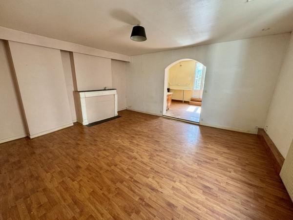 Immeuble 223 650 € Angoulême 219 m² DPE D