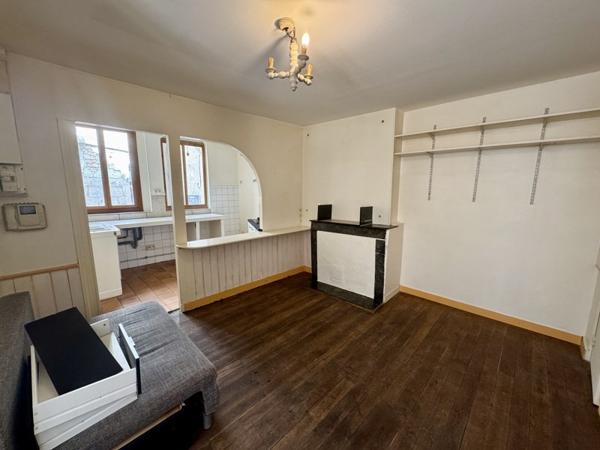 Immeuble 223 650 € Angoulême 219 m² DPE D