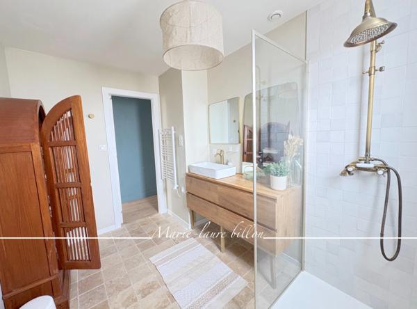 Maison à vendre 7 pièces SAINT GILLES CROIX DE VIE (85), Maison 4 chambres, 2 studios, un atelier, jardin, stationnement