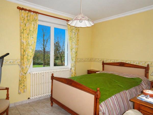 Maison à vendre  FONTCOUVERTE (17) 12 pièces 218m2 (3 logements) parcelle de 4000m2