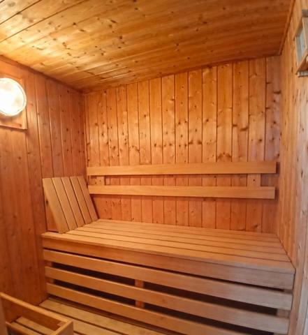 Maison à vendre  FONTCOUVERTE (17) 12 pièces 218m2 (3 logements) parcelle de 4000m2