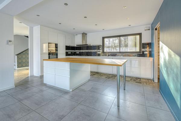 Vente Maison375 m² - 7 Pièces - NANTES (44000)