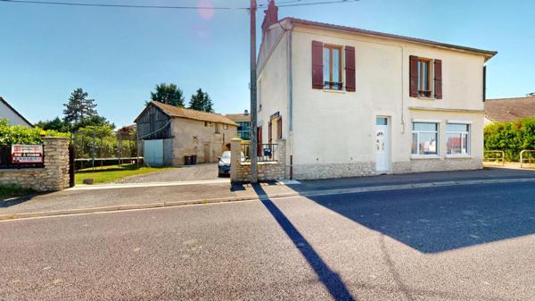 MAISON 3 CHAMBRES 210 500  ET GRANGE