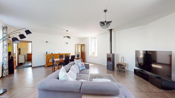 MAISON 3 CHAMBRES 210 500  ET GRANGE