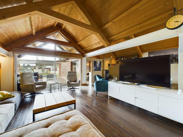 Guérigny (58130) Maison d’architecte avec extension et jardin à Guérigny