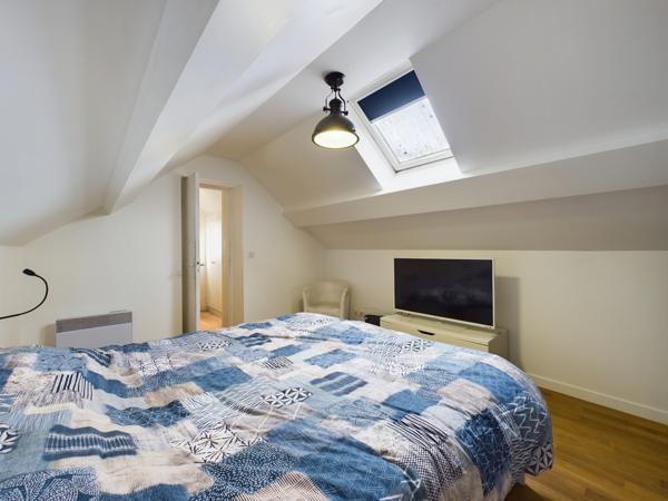 Guérigny (58130) Maison d’architecte avec extension et jardin à Guérigny