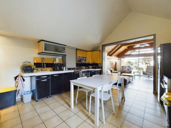 Guérigny (58130) Maison d’architecte avec extension et jardin à Guérigny