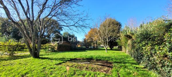 Terrain de 834 m²